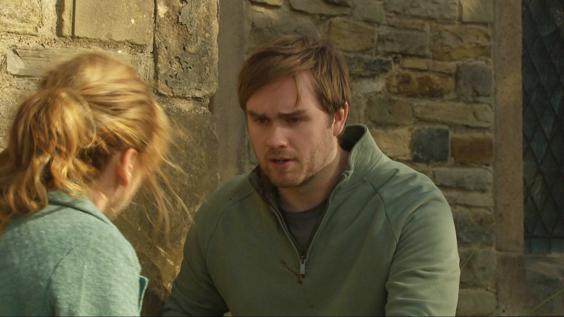 Emmerdale spojleri: Tom King napadnut! (Ili se pretvara?)