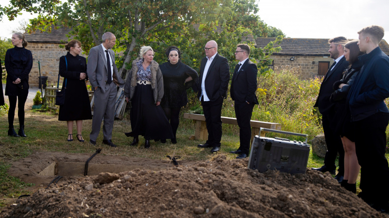  Sam Powers kao Tina Dingle u Emmerdaleu