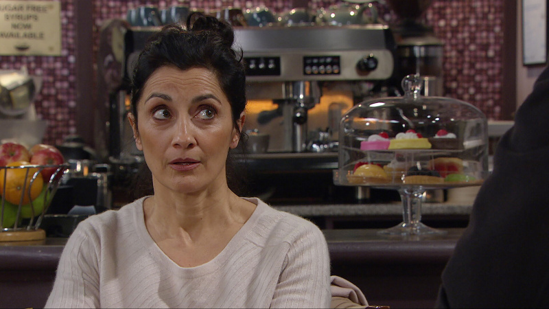   Manpreet se tambalea cuando Bob admite que's kissed Brenda.