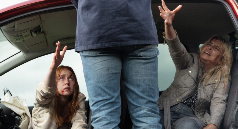 Mack cerca di salvare Chloe e Charity a Emmerdale