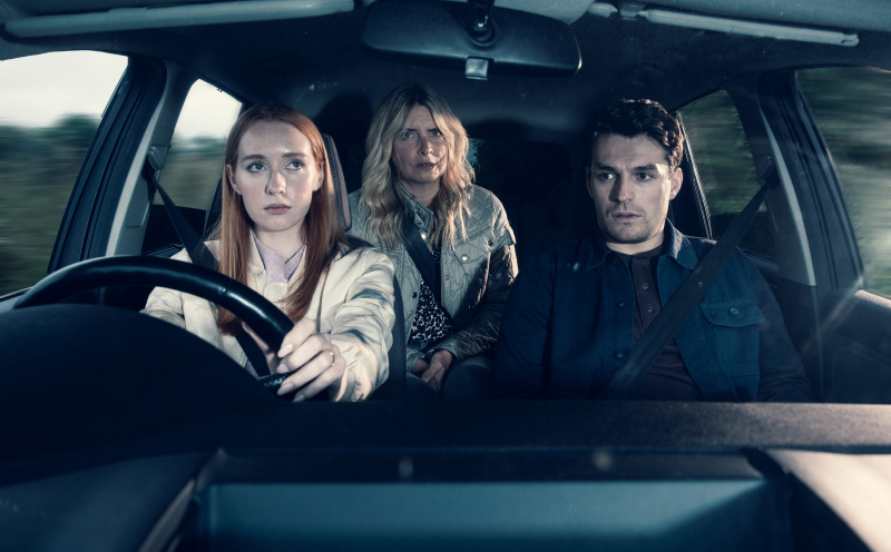   Chloe, Charity e Mack hanno un incidente d'auto