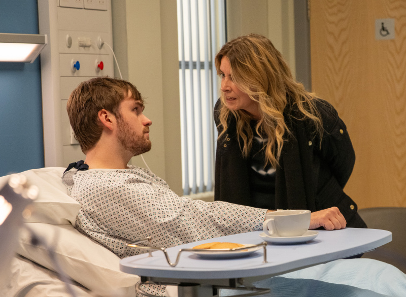 Emmerdale spoiler'ı: Charity, Tom'un mide bulandırıcı yalanını açığa çıkarıyor