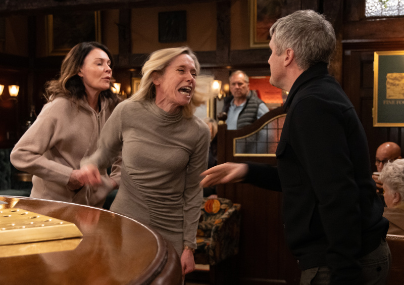 Spoilers de Emmerdale: Ruby Milligan perde o controle e ACERTA CHAS!