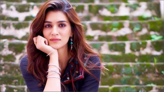 „Kriti Sanon“ dalijasi žvilgsniu iš skrydžio į Čandigarą. Kitas „Dinesh Vijan“ fotografavimas