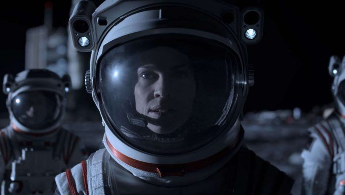 Trailer „Preč“: Hilary Swank na svojej vesmírnej ceste na Mars v pripravovanej televíznej šou Netflix „Preč“