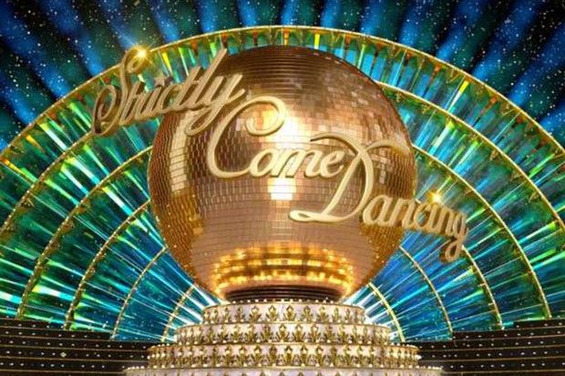 Strictly Come Dancing 2020: Člen posádky má pozitívne testy na COVID-19, ostatní členovia posádky majú strach