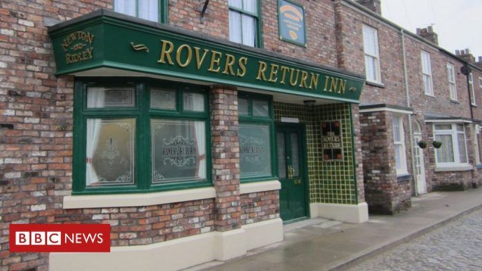 Coronation Street: la série a récemment commencé à être filmée au milieu du virus