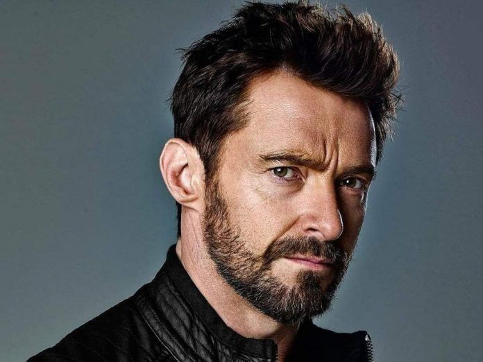 Hugh Jackman delar en videodans med sin bulldog