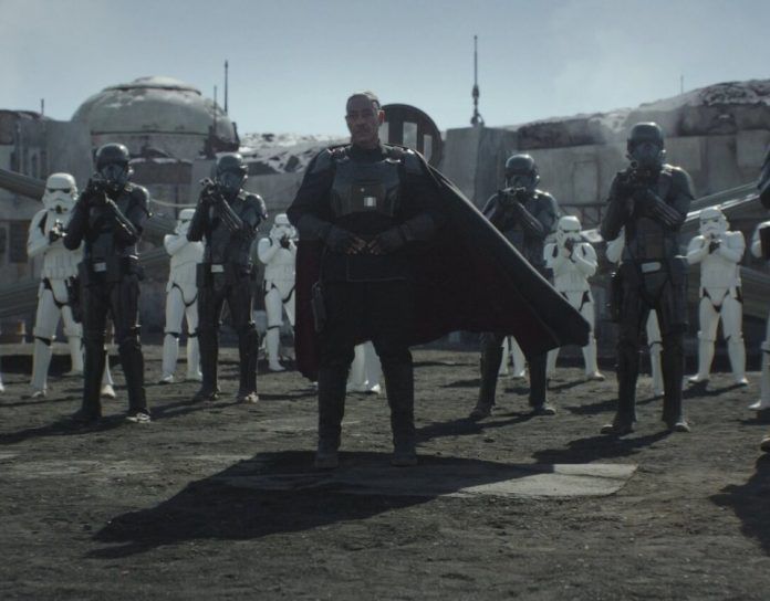 Jonas Favreau ir prodiuseris Dave'as Filoni sako, kad jie atsivežė 501-ojo „Legion Stormtrooper“ priedus