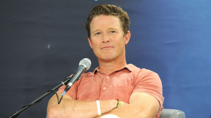 Billy Bushas grįš į hostingą po „Access Hollywood“ juostos skandalo