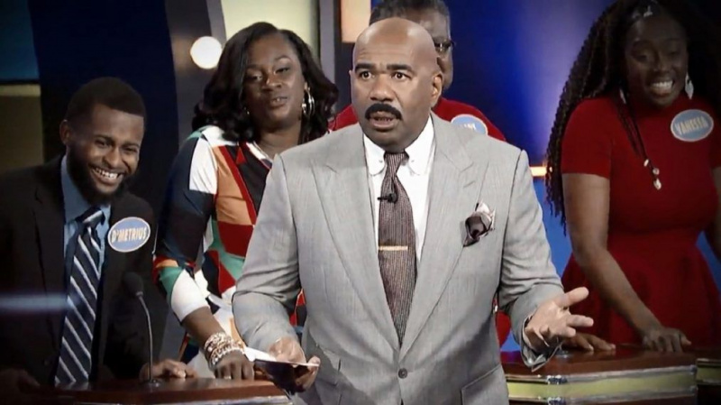 Grįžta 'Family Feud' 20 sezonui! Geriausios Steve'o Harvey akimirkos (VIDEO)