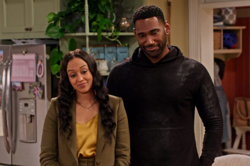 Stjärnor i Netflix 'The Upshaws' & 'Family Reunion' on the Importance of Comedy (VIDEO)