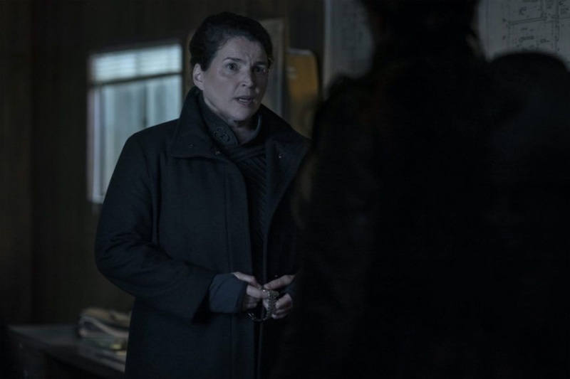 chodząc martwy świat poza julia ormond lt col kublek