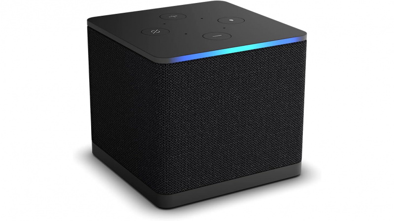   Televízna kocka Amazon Fire na bielom pozadí.