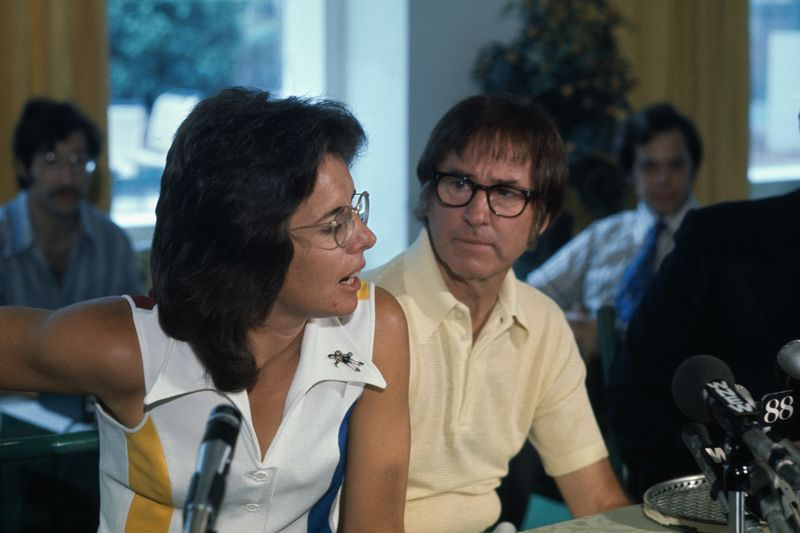 Η Billie Jean King και ο Bobby Riggs πριν από την επική τους συνάντηση το 1973.