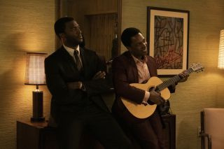 Ο Aldis Hodge και ο Leslie Odom Jr. παίζουν τον Jim Brown και τον Sam Cooke