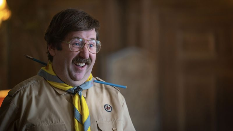 Ο Jim Howick στο Ghosts.