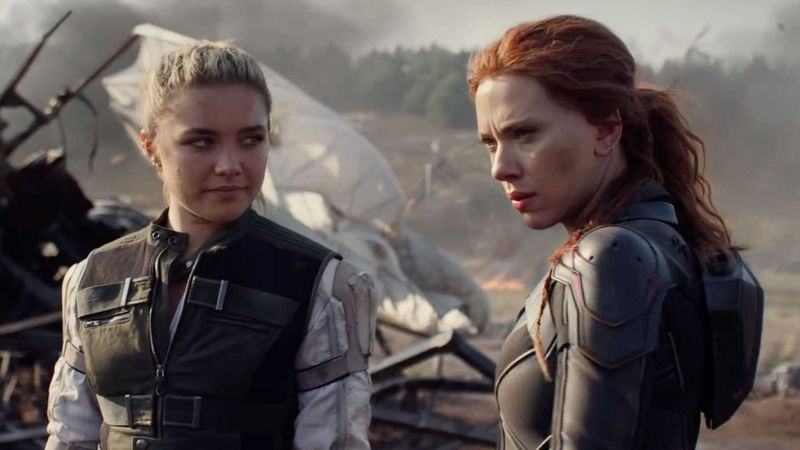 Florence Pugh et Scarlett Johansson dans
