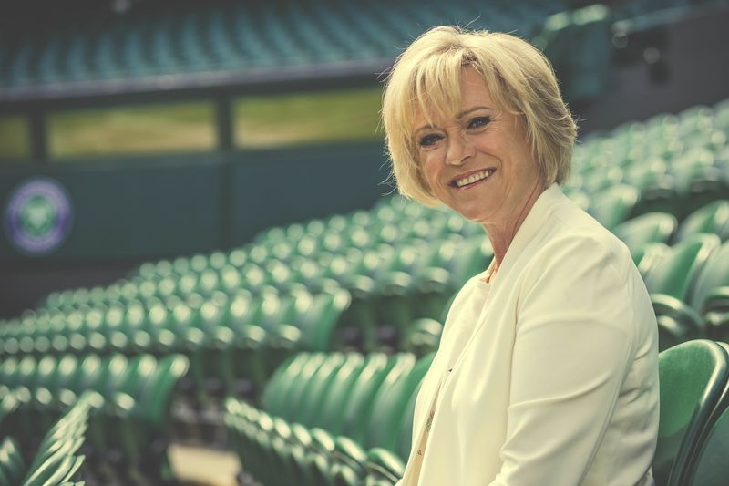 Η Sue Barker είναι πάντα εξαντλημένη στο τέλος της ημέρας στο Wimbledon.