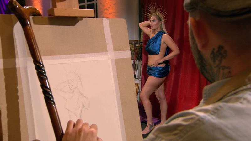 Jenny Eclair juhib uut Channel 4 kunstivõistlussaadet Drawers Off