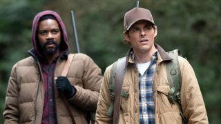 Ο Jovan Adepo ως Larry Underwood και ο James Marsden ως Stu Redman