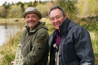 Στο «Gone Fishing» πρωταγωνιστούν οι Bob Mortimer και Paul Whitehouse στις νέες τους περιπέτειες!