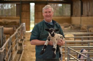 Il protagonista di 'The Yorkshire Vet' Peter Wright parla di casi insoliti e del suo ruolo da sogno