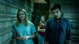 Η Laura Linney και ο Jason Bateman στο Netflix