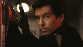 Hoe 'Goldeneye' de bewolkte toekomst van James Bond opruimde, maar zijn act niet opruimde