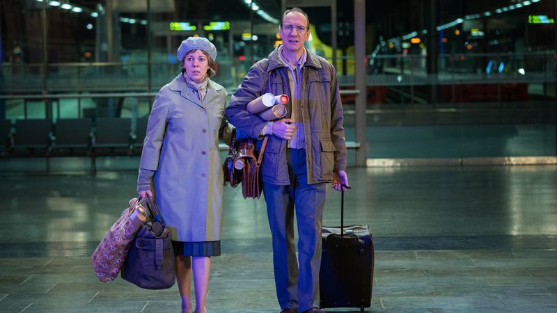 Maisemat: Olivia Colman Susan Edwardsina ja David Thewlis Christopher Edwardsina