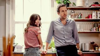 Rafe Spall über die Rückkehr der Adoptionskomödie „Trying“