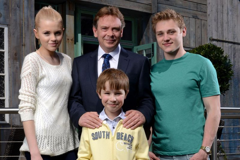 Ian Beale ja hänen lapsensa Bobby, Peter ja Lucy