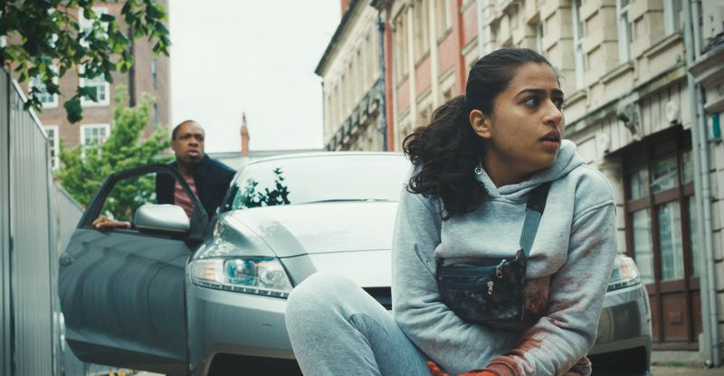 Osi Okeraforas vaidina Matthew Afolamį filme „Avarija“.