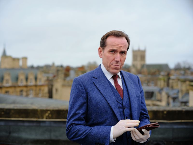Na vrhu sveta! Ben Miller kot profesor T na enem izmed njegovih najljubših krajev v Cambridgeu... V njem