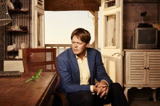 Ο Kris Marshall ως Di Humphrey Goodman στην 4η σεζόν Death in Paradise