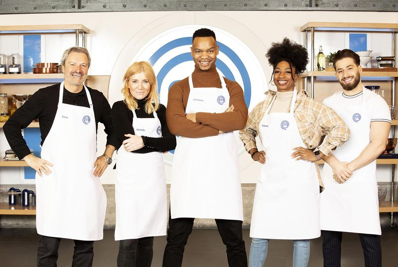 Gavin Esler, Michelle Collins, Johannes Radebe, Kadeena Cox und Kem Cetinay bei Celebrity MasterChef
