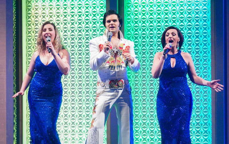 Homenaje a Elvis en Take Off con Bradley y Holly