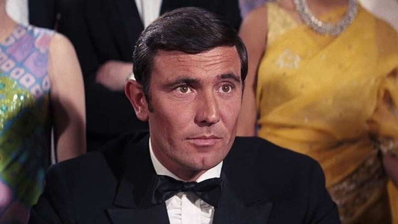 ジェームズ・ボンド役のジョージ・レーゼンビー。