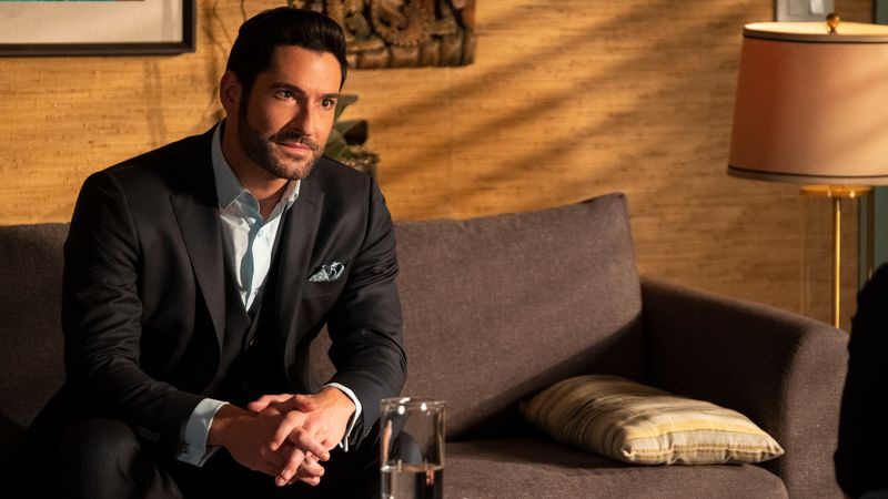 Ο Tom Ellis υποδύεται τον Lucifer Morningstar στο Lucifer