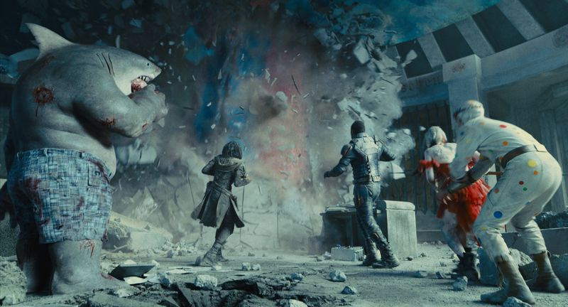 KING SHARK, DANIELA MELCHIOR als Ratcatcher 2, IDRIS ELBA als Bloodsport, MARGOT ROBBIE als Harley Quinn und DAVID DASTMALCHIAN als Polka-Dot Man in Warner Bros. Pictures‘ Superhelden-Action-Abenteuer THE SUICIDE SQUAD, einer Veröffentlichung von Warner Bros. Pictures.