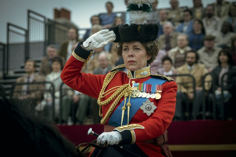 Η Olivia Colman ως βασίλισσα Ελισάβετ στην 4η σεζόν του The Crown.
