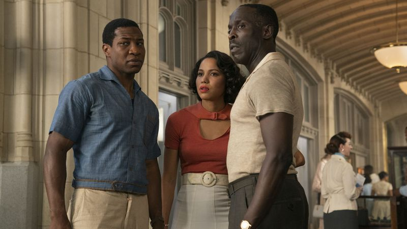 Jonathan Majors, Jurnee Smollett i Michael Kenneth Williams w odcinku Lovecraft Country 4