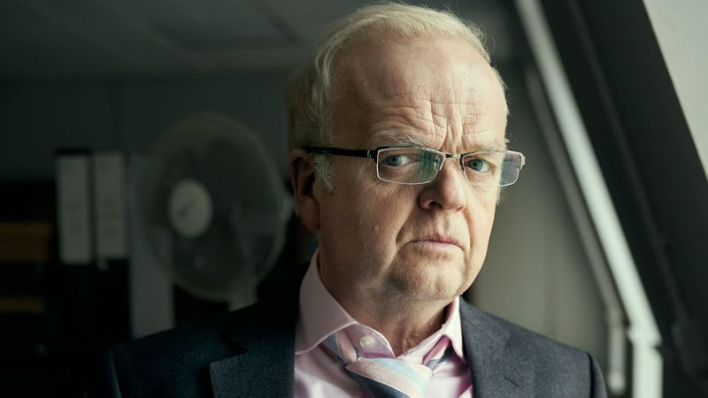 Toby Jones ως Phil Shiner στο Danny Boy.