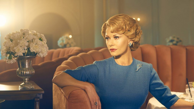 Catherine Zeta-Jones fala sobre a lenda de Hollywood Olivia de Havilland em 'Feud: Bette and Joan'