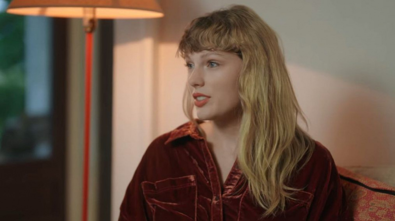 Taylor Swift tillkännager Disney+ Special 'folklore: the long pond studio sessions' (VIDEO)