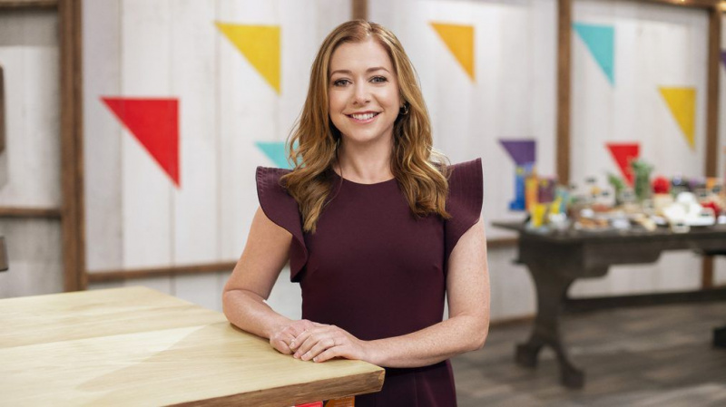 Alyson Hannigan på Hosting Food Network 'Girl Scout Cookie Championship'