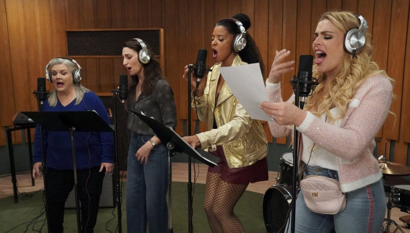 'Girls5Eva', 'Quel maledetto Michael Che', 'Dalla culla al palco', TCM Film Festival, A Familiar Face su 'Grey's'