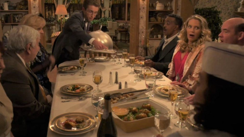 ‘The Goldbergs’ Sneak Peek: Bev & Adam veranstalten eine Murder Mystery Dinner Party (VIDEO)