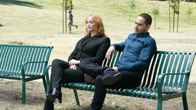 Geros merginos 4 sezonas Manny Montana Christina Hendricks Beth Rio