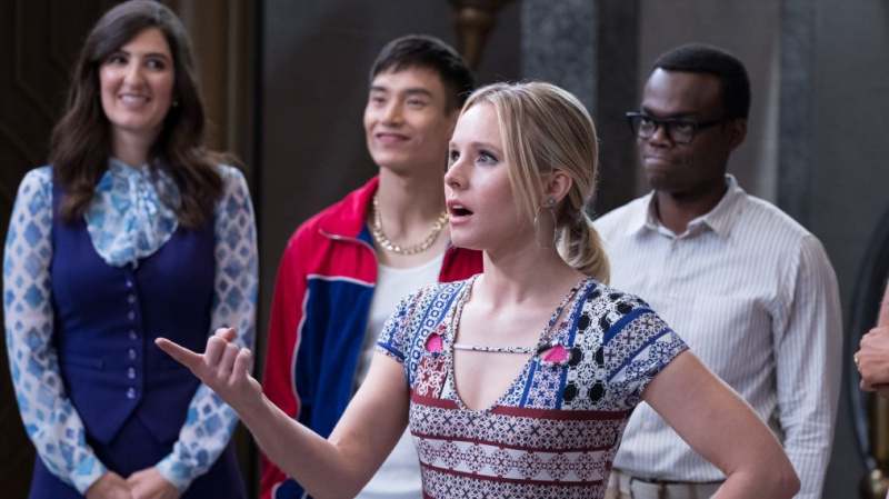 Le créateur de The Good Place, Mike Schur, réfléchit aux meilleurs rebondissements de la saison 2